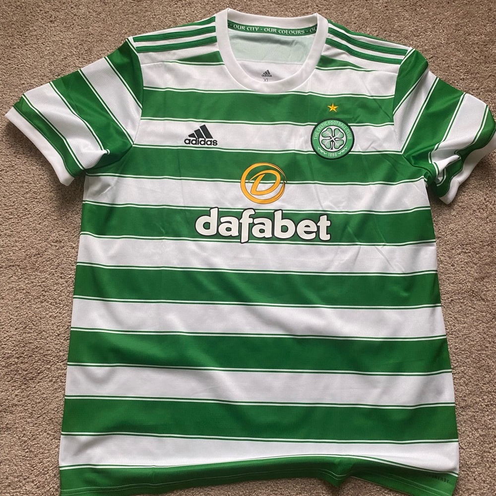 Celtic Football Club XL Kit/Jersey